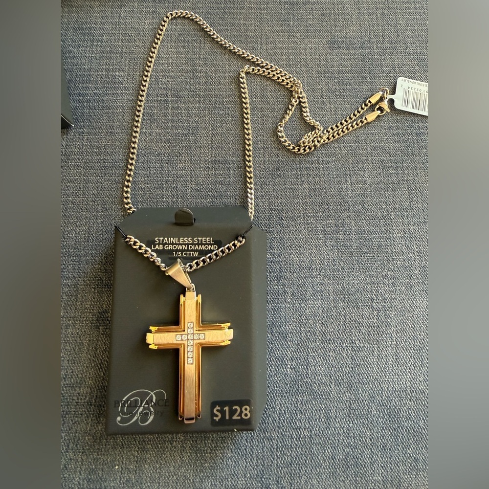 Brilliance Men’s Two Toned Stainless Steel Cross Pendant Necklace 24in Chain New - Picture 4 of 5